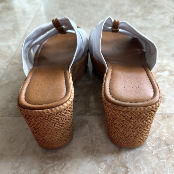 Italian Shoemakers Amayra Wedge Sandal in Sparkly White - Picture 5 of 7